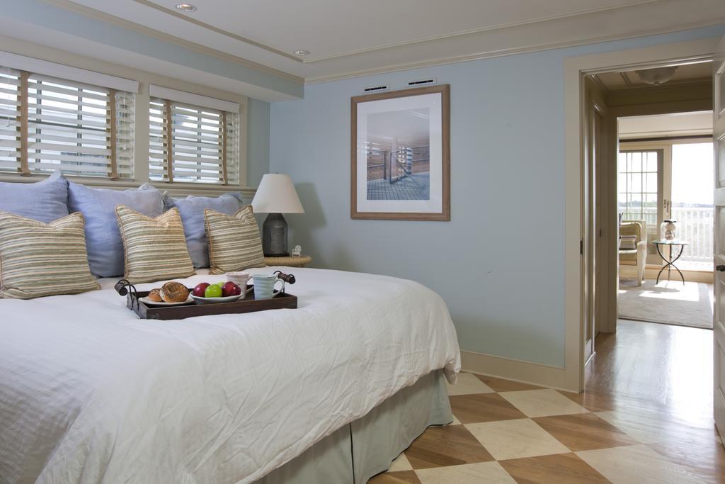 Vineyard Square Hotel And Suites 애드거타운 객실 사진